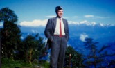 Darjeeling: George in front of Everest